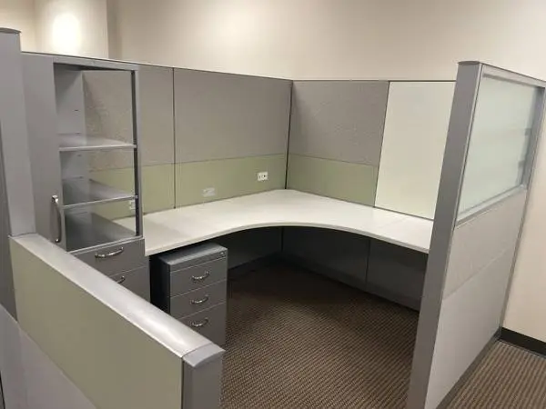 Steelcase Answer Cubicles – 6x8 Workstations – Powered – Glass Panels