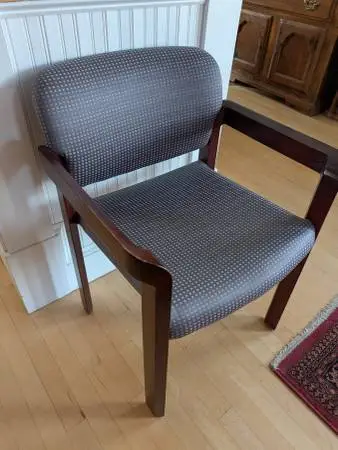 Qty 2  HIGH END OFFICE SITTING CHAIRS priced ea.