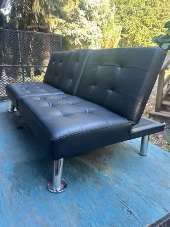 Perfect futon, could deliver