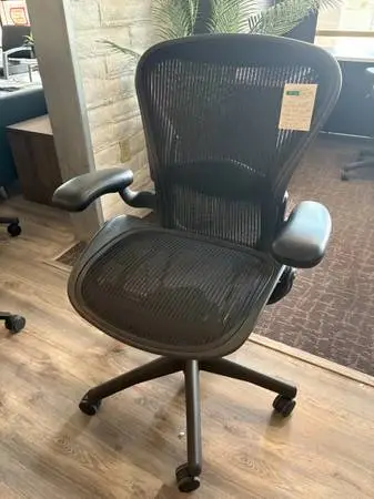 Herman Miller Aeron Classic Chair Size B