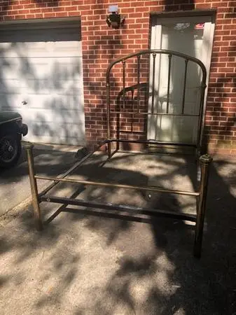 BRASS BED FULL SIZE OR DOUBLE SIZE
