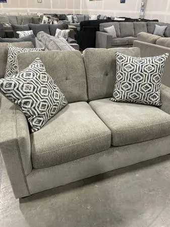 🏷️ Sectionals Up to 70% Off – Hurry Before They’re GONE!