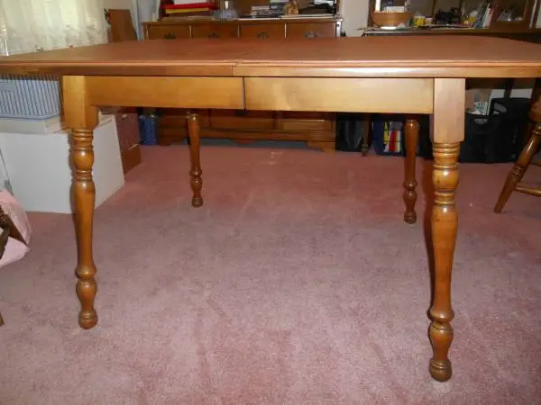 Early American solid Maple Dining set- table and 6 chairs only