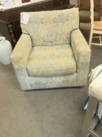 Swivel Arm Chair