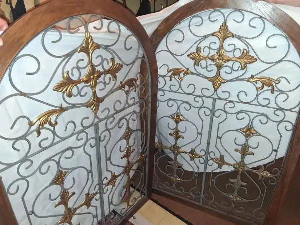 Arched Wood And Iron Hanging dividers