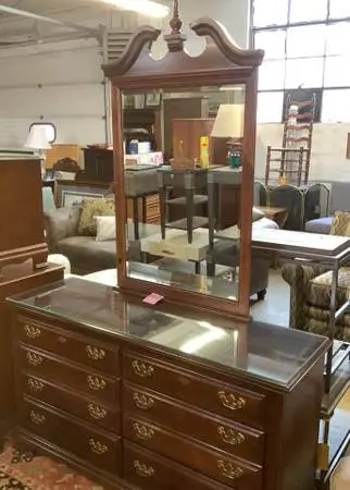Dresser With Large Mirror