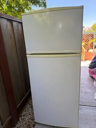 Refrigerator - Works Great