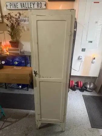 Vintage farmhouse white chimney cupboard cabinet from the 1940s. Very solid and