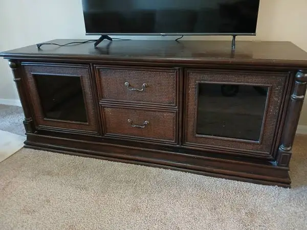 Entertainment center