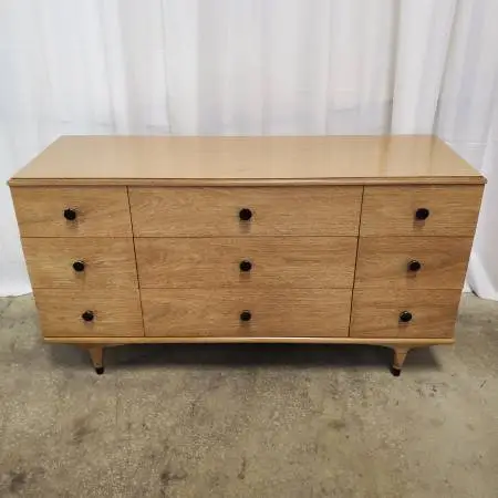 Kent Coffey The Courier Sandalwood Mahogany 9-Drawer Lowboy Dresser