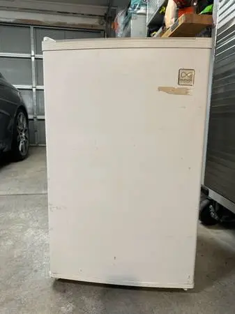 Daewoo mini fridge compact refrigerator