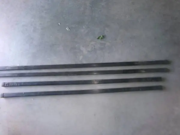 THULE 50 & 58 SQUARE LOAD BARS