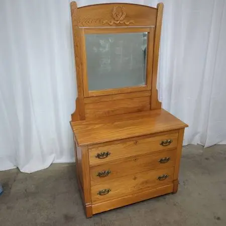 Antique Victorian/Eastlake Style Oak 3-Drawer Dresser w/Tilting Mirror