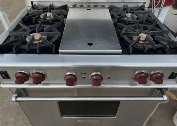 36” WOLF PRO-STYLE ALL GAS RANGE 4 DUAL BURNERS + INFRARED GRIDDLESLL