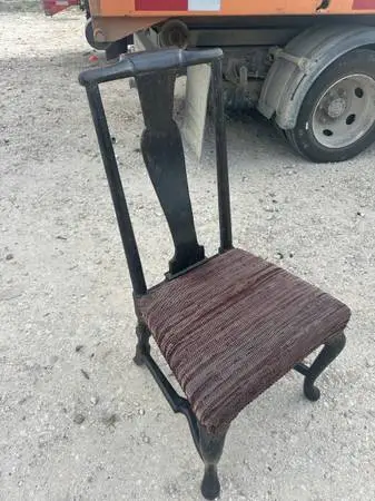4 Chairs