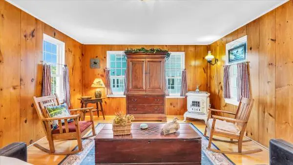 TV entertainment cabinet