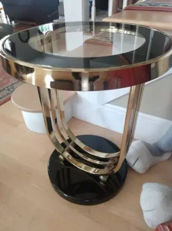 MCM END TABLE // BLACK AND BRASS WITH GLASS TOP / ROUND