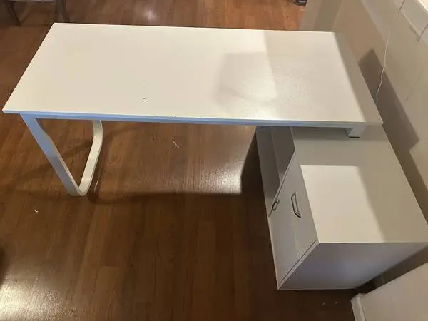 White Desk with shelves and drawers