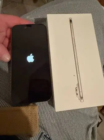 Iphone air off white 256 gb. Almost new