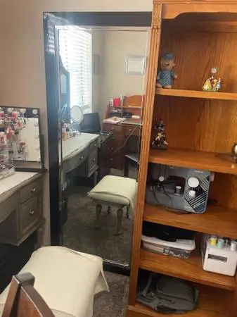 floor 6 feet stand up mirror or wall 30$