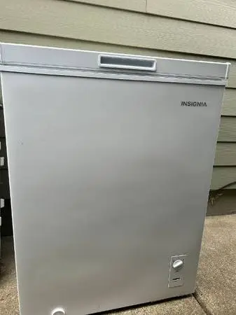 Insignia Chest Freezer