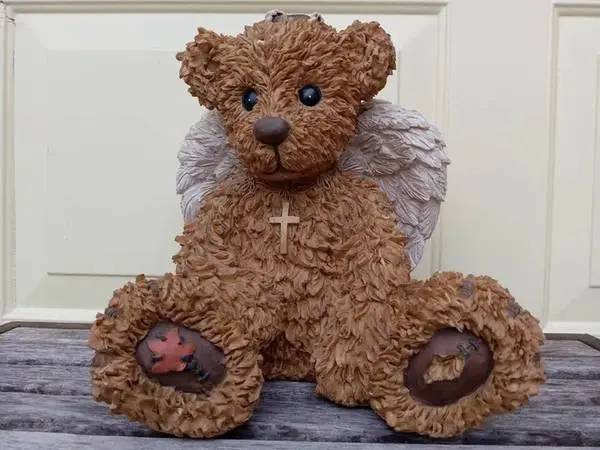 VINTAGE ANGEL RESIN TEDDY BEAR