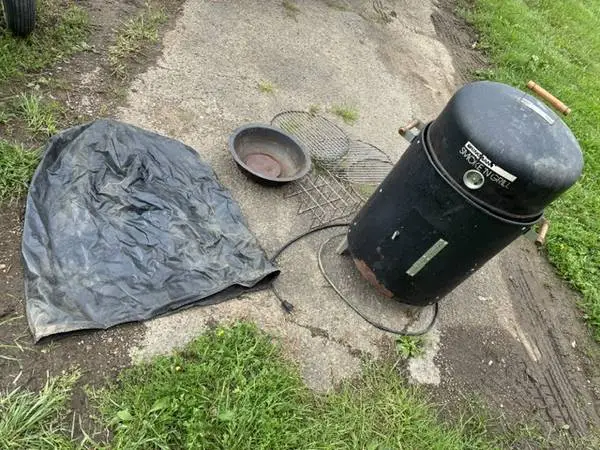 Brinkmann smoke N Grill and accessories