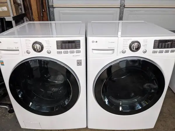 LG HE Washer GAS Dryer set. Would DELIVER