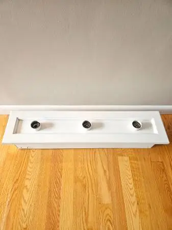 Vintage TRADITIONAL WHITE WOOD 3-LIGHT BATHROOM VANITY FIXTURE
