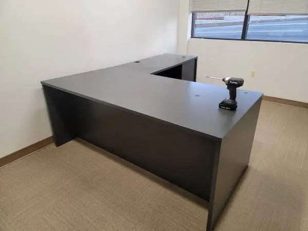 DARK GREEN L-SHAPED OFFICE DESK