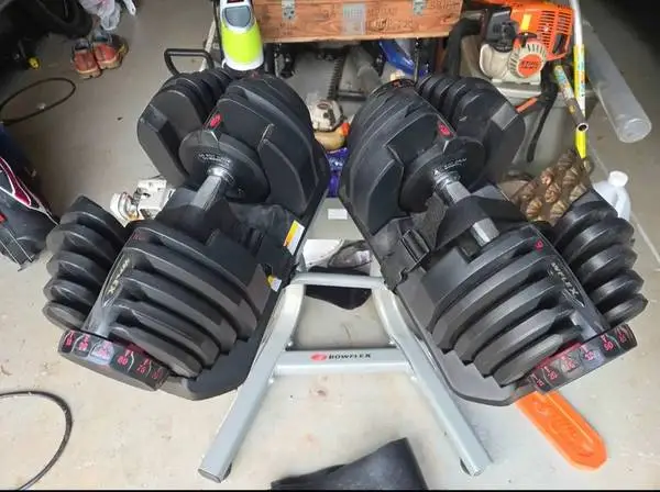 Bowflex adjustable 1090 dumbbells with stand