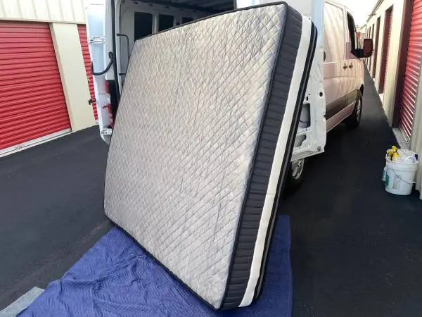 King Famistar Bed Attractive and Very New
