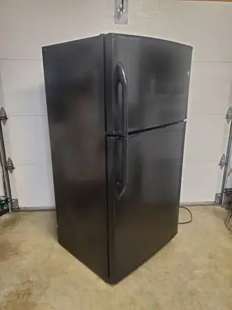 GE refrigerator (Delivery Available)