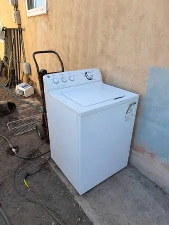 GE White Top Loading Washer For Sale $200 Or Best Offer