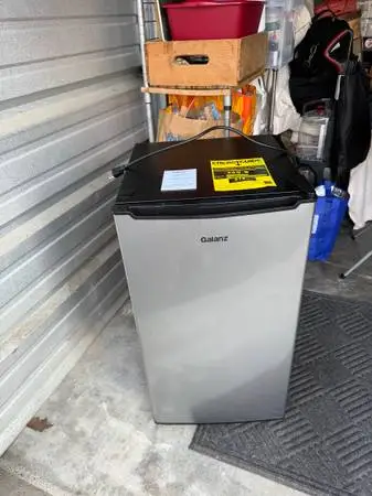 Galanz Mini Fridge 3.3 Cubic Feet *Large with small freezer*