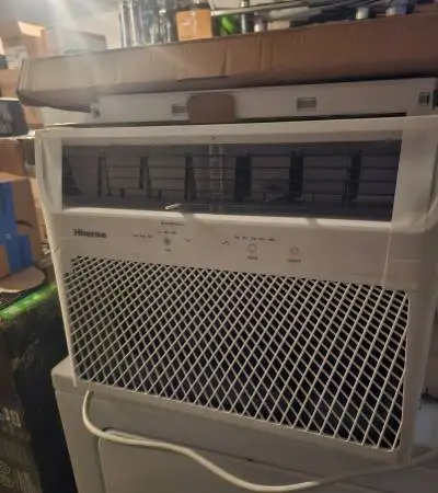WINDOW AIR CONDITIONER FOR LARGE ROOM WITH HEATER, 12,000 BTU, REMOTE