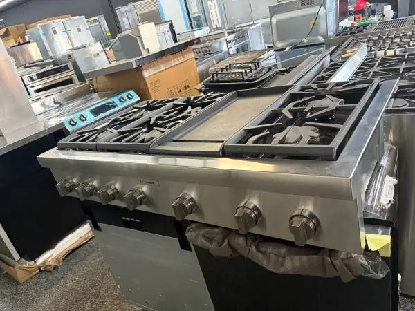 Stainless Steel Range Top with Griddle