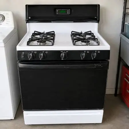 GE XL44 Gas Range/Oven - Must Go This Weekend