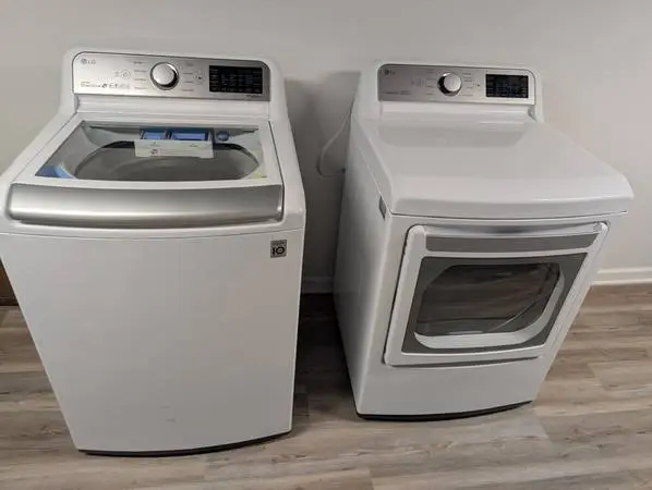 LG White Washer and Electric Dryer Combo