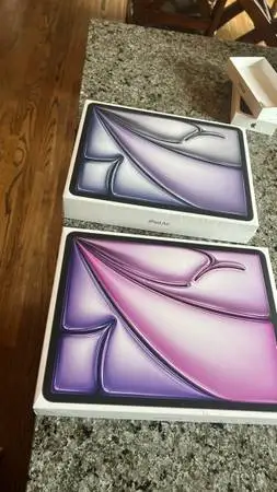 Ipad air 13 inches m3 256gb purple and space sealed EACH WIFI ONLY
