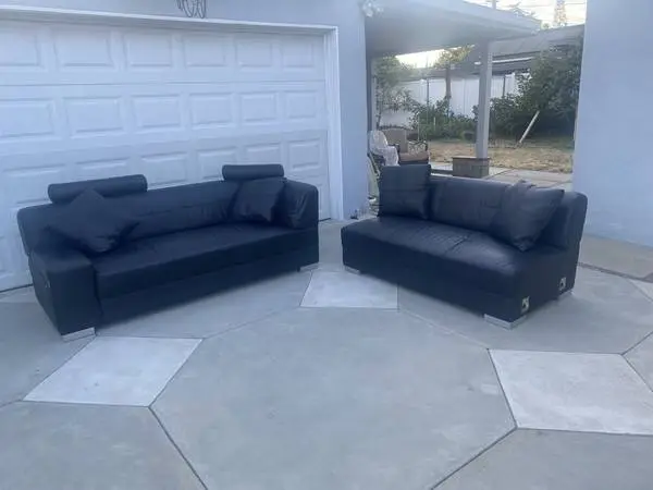 Modern Black Leather Sofa Set – Excellent Condition