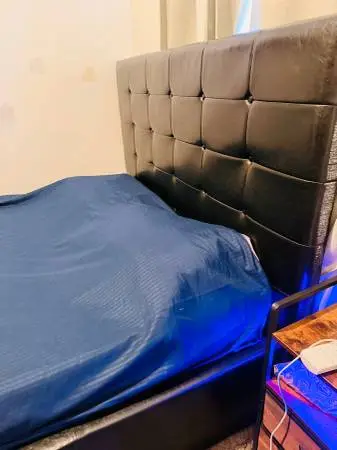 Bed frame queen size