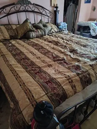 King size bed