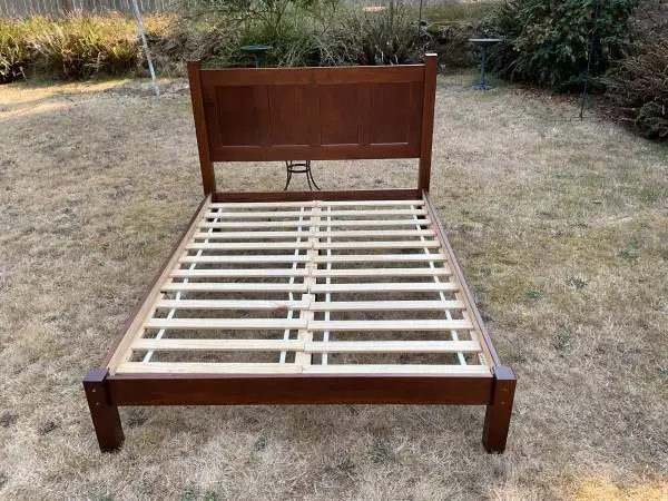 Platform Bed - Queen - Solid Hardwood