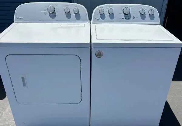 Whirlpool washer and electric dryer