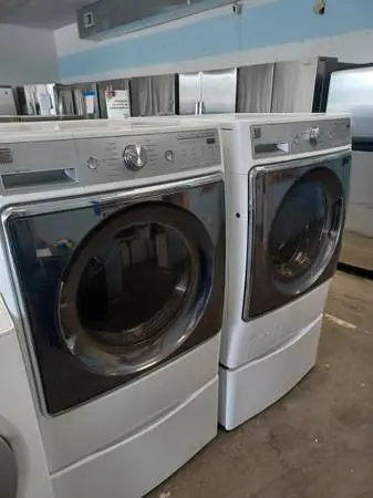 KENMORE ELITE WASHER AND DRYER WHITE PEDESTAL