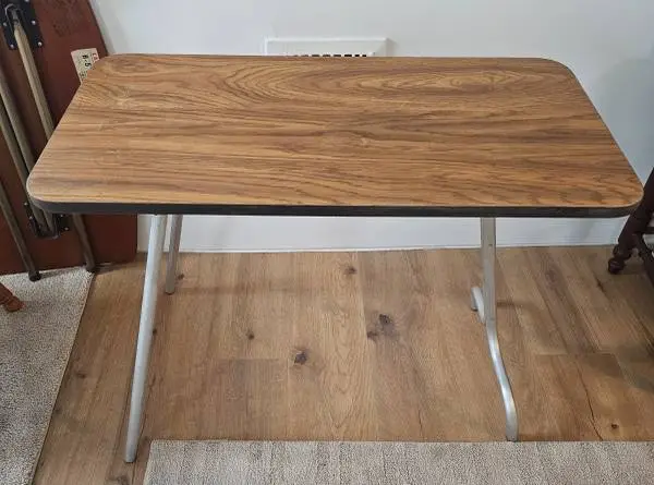 Folding table, seats 1