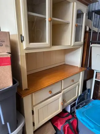 Hutch and table