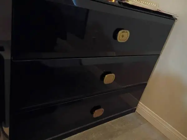 Dresser $40