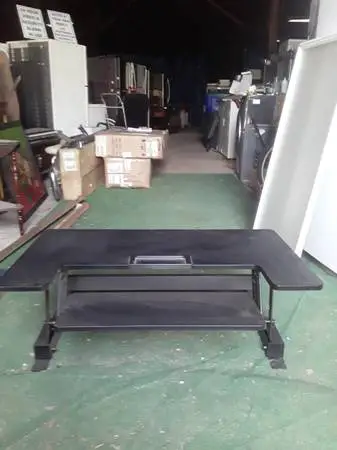 Lift monitor riser. In great condion.